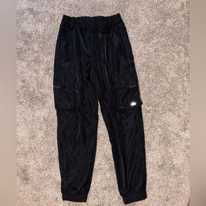 Alo “It Girl” pants in black.